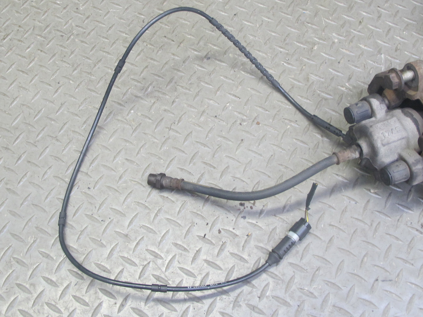 14-16 BMW F30 F31 F32 F33 F34 Set of 2 Rear Left & Right Brake Caliper OEM