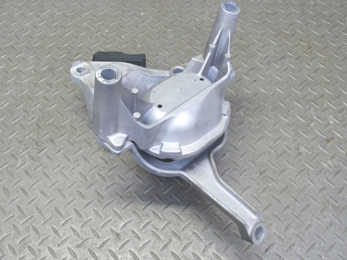 2014-2017 Infiniti QX60 2.5L Hybrid Engine Motor Mount Bracket Support