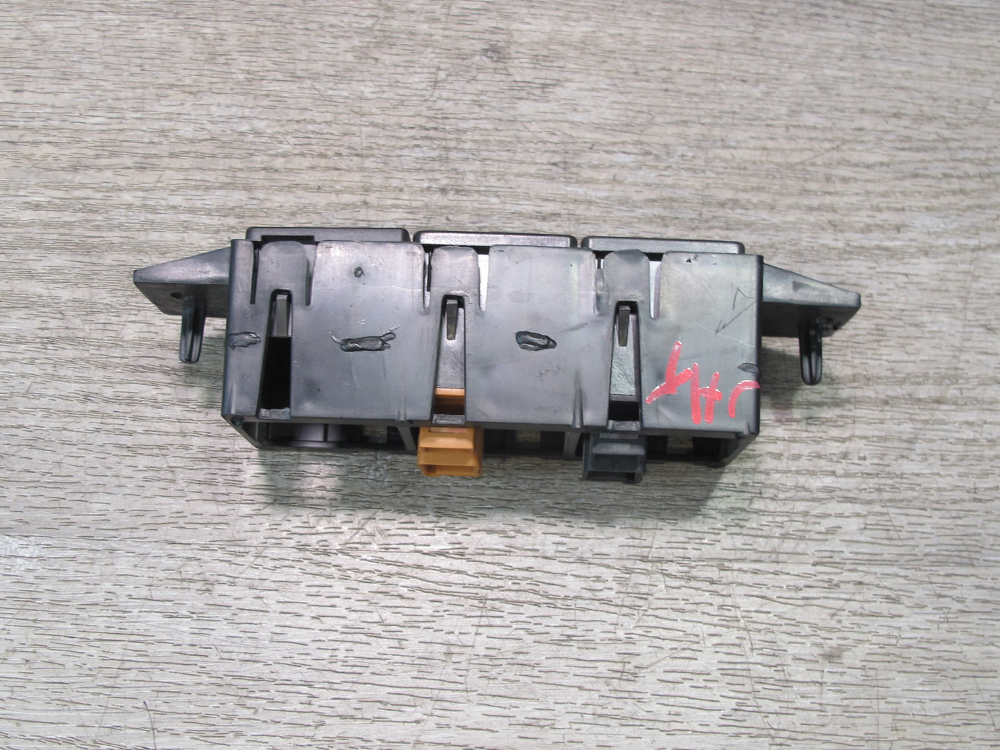 2003 -2007 Hummer H2 Dash Center Traction Control TOW Haul Switch