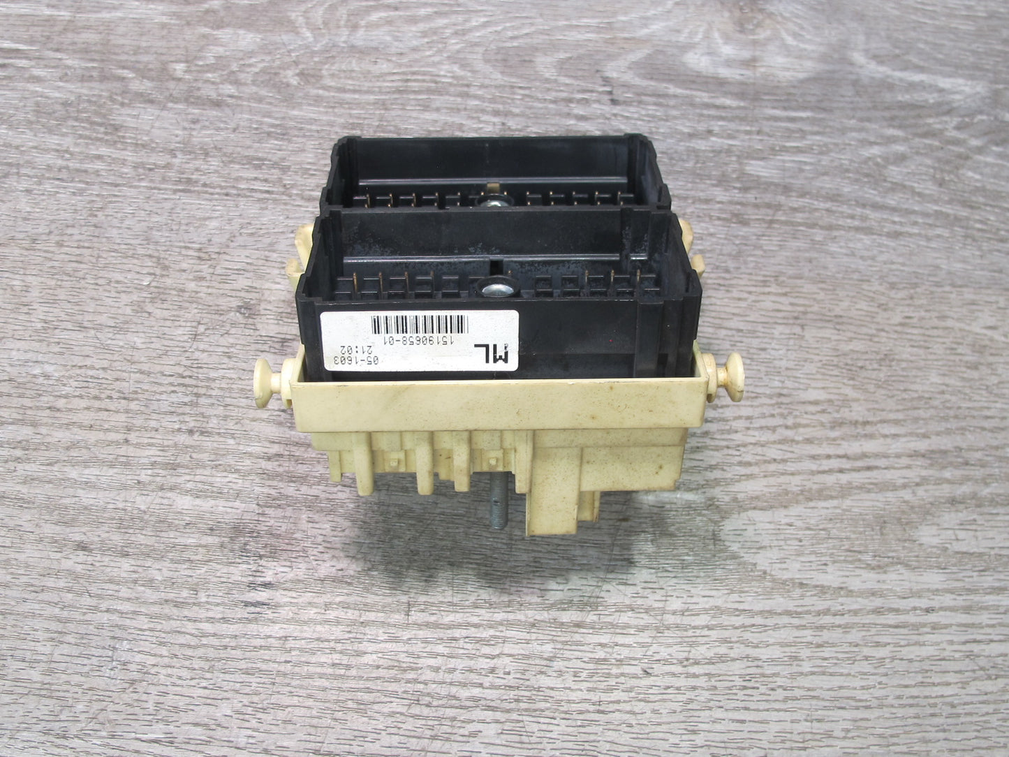 2003-2007 Hummer H2 Dashboard Fuse Relay Junction Box 15190658