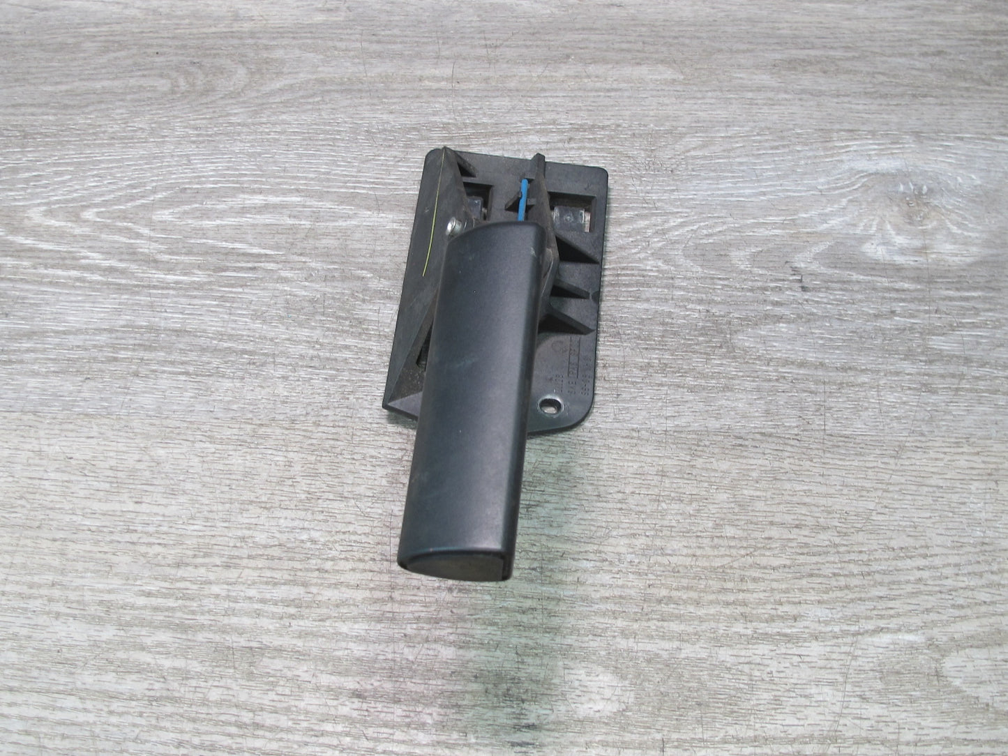 2003-2007 Hummer H2 Front Right Passenger Side Door Interior Handle