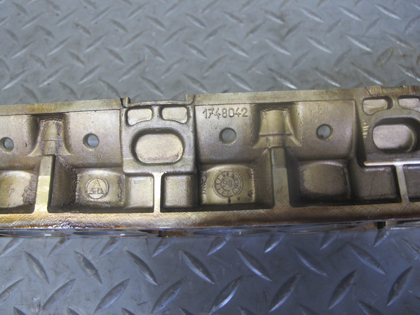 96-99 BMW E36 E39 Z3 M52 Engine Intake Camshaft Bearing Ledge Tray Set OEM