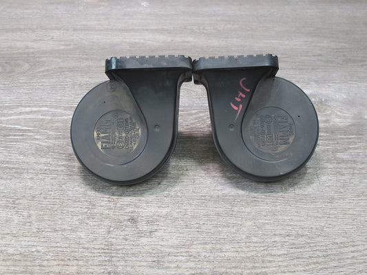 2003-2009 Hummer H2 High & Low Tone Note Pitch Horn Signal Set of 2
