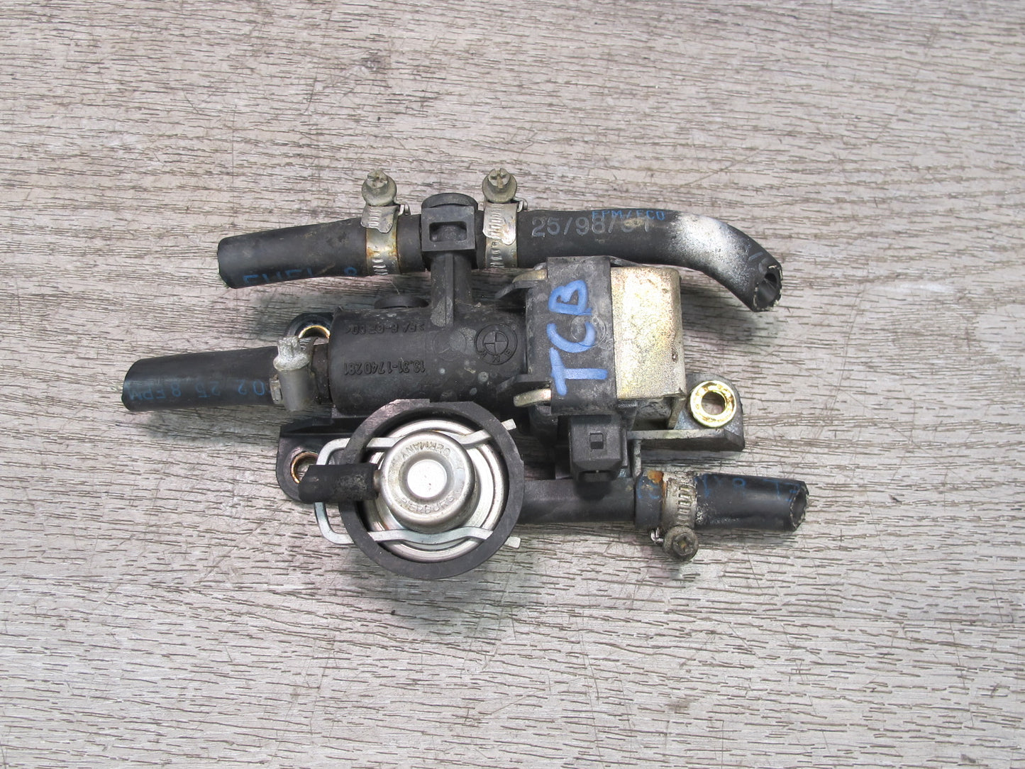 96-99 BMW E36 E39 Z3 M52 M50 Fuel Pressure Regulator Control Valve 1740281 OEM