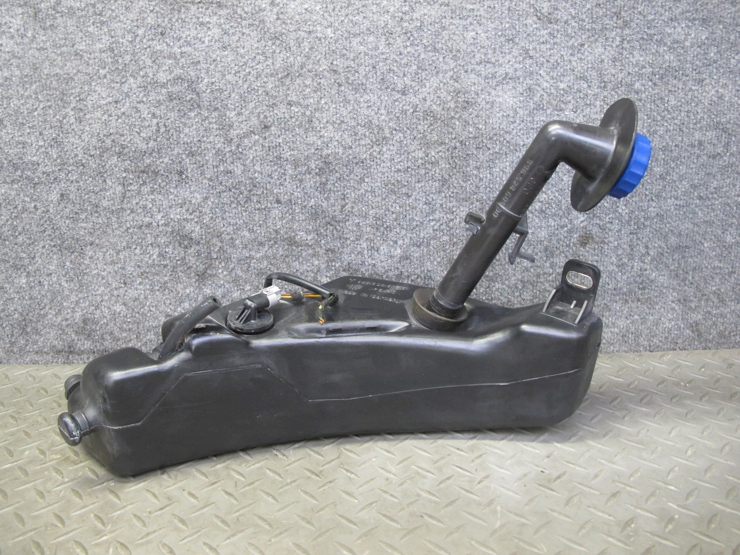 1997-2004 Porsche Boxster 986 Windshield Washer Reservoir Tank W/ Pump