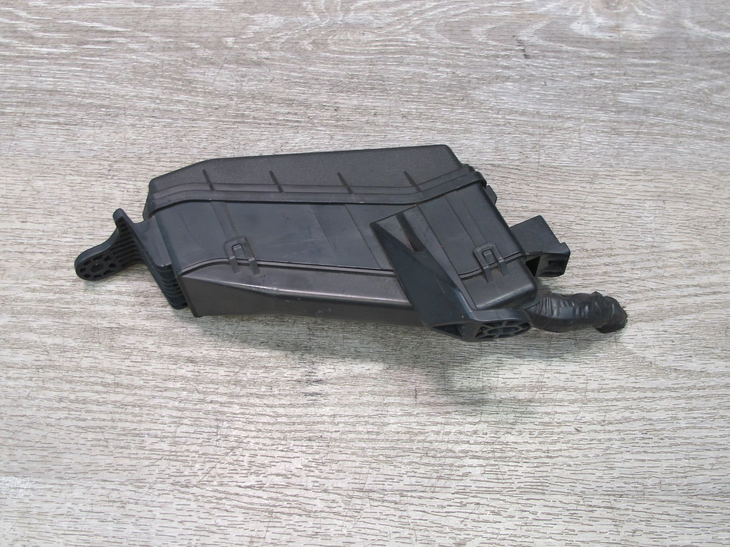 01-05 Lexus JCE10L IS300 Engine Bay Relay Fuse Box OEM
