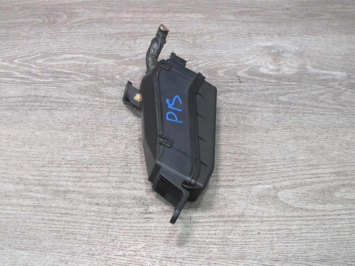 01-05 Lexus JCE10L IS300 Engine Bay Relay Fuse Box OEM