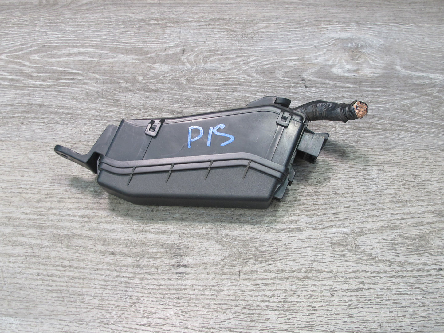 01-05 Lexus JCE10L IS300 Engine Bay Relay Fuse Box OEM