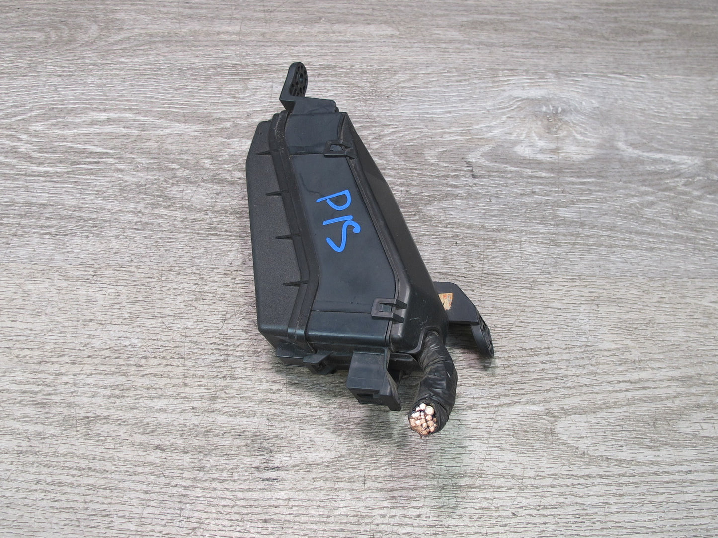 01-05 Lexus JCE10L IS300 Engine Bay Relay Fuse Box OEM