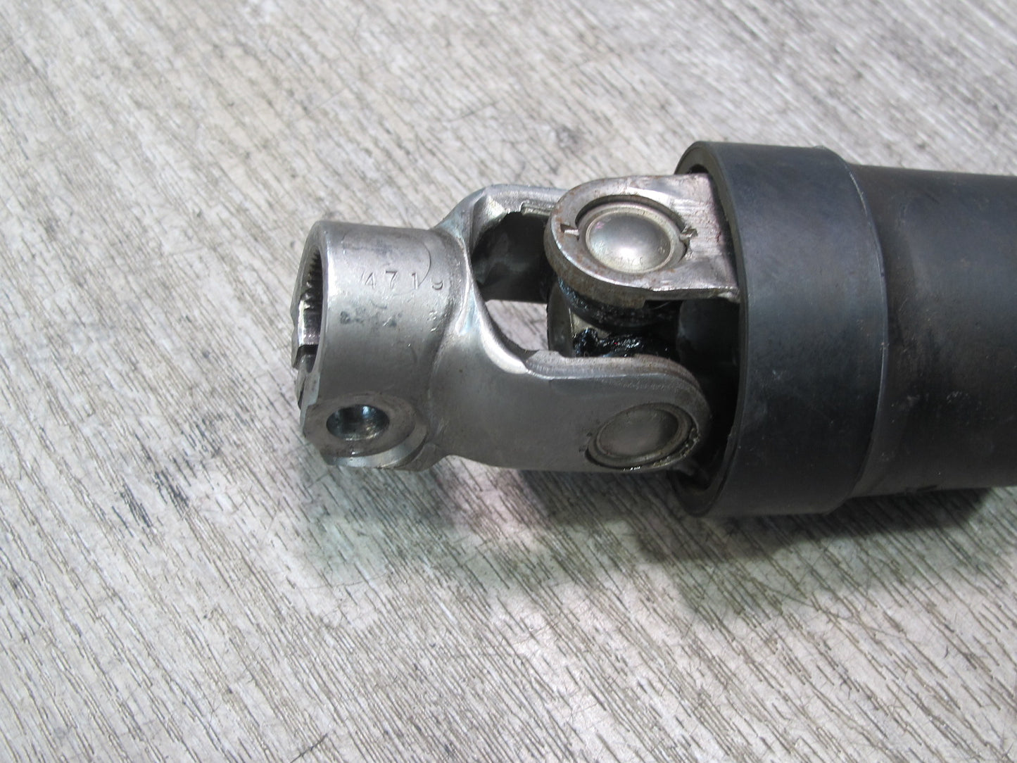 01-05 Lexus JCE10L IS300 Steering Column Lower Shaft 109K Miles OEM
