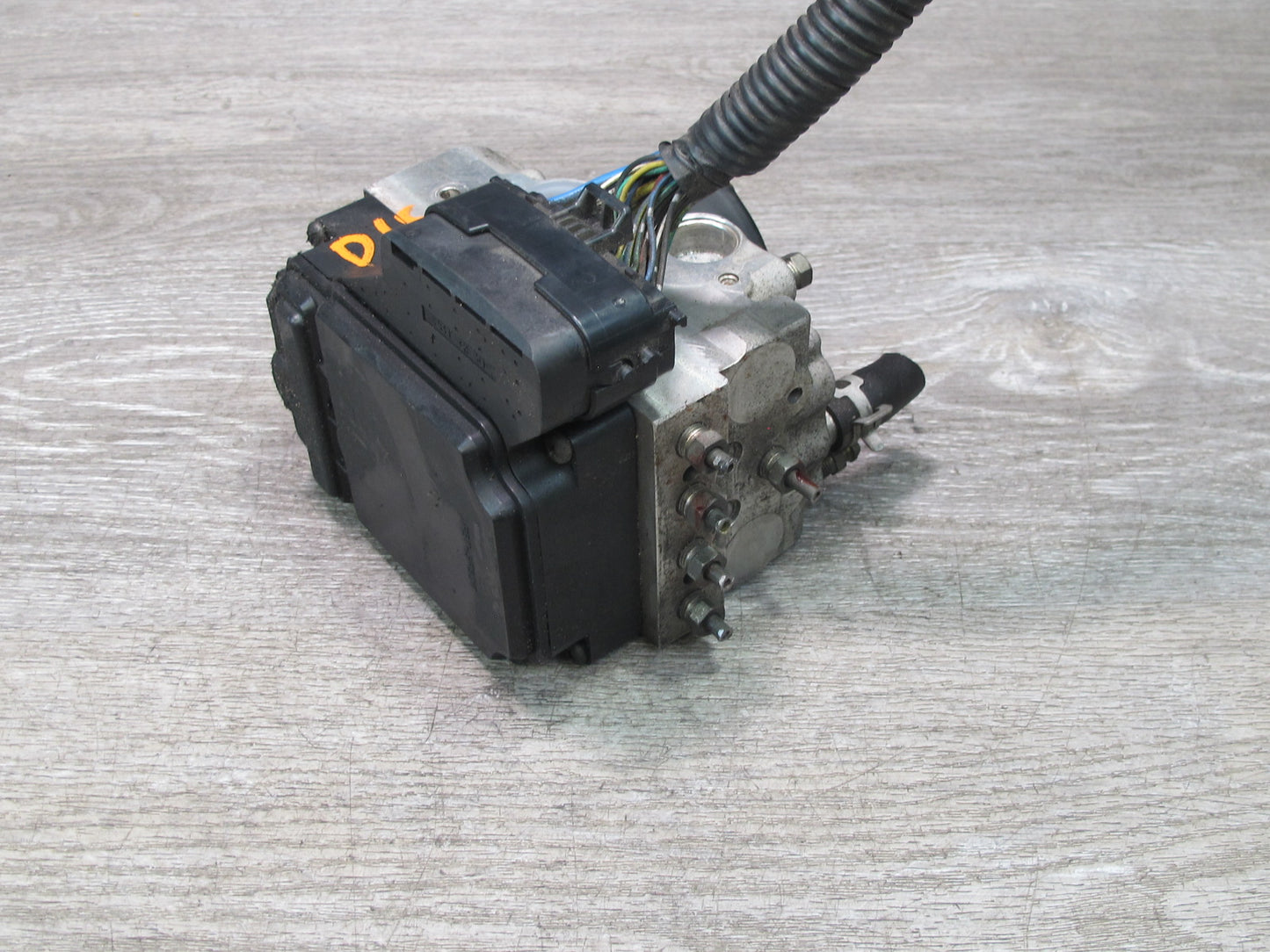 02-05 Lexus JCE10L IS300 Anti Lock Brake ABS Pump Module 44540-53020 OEM