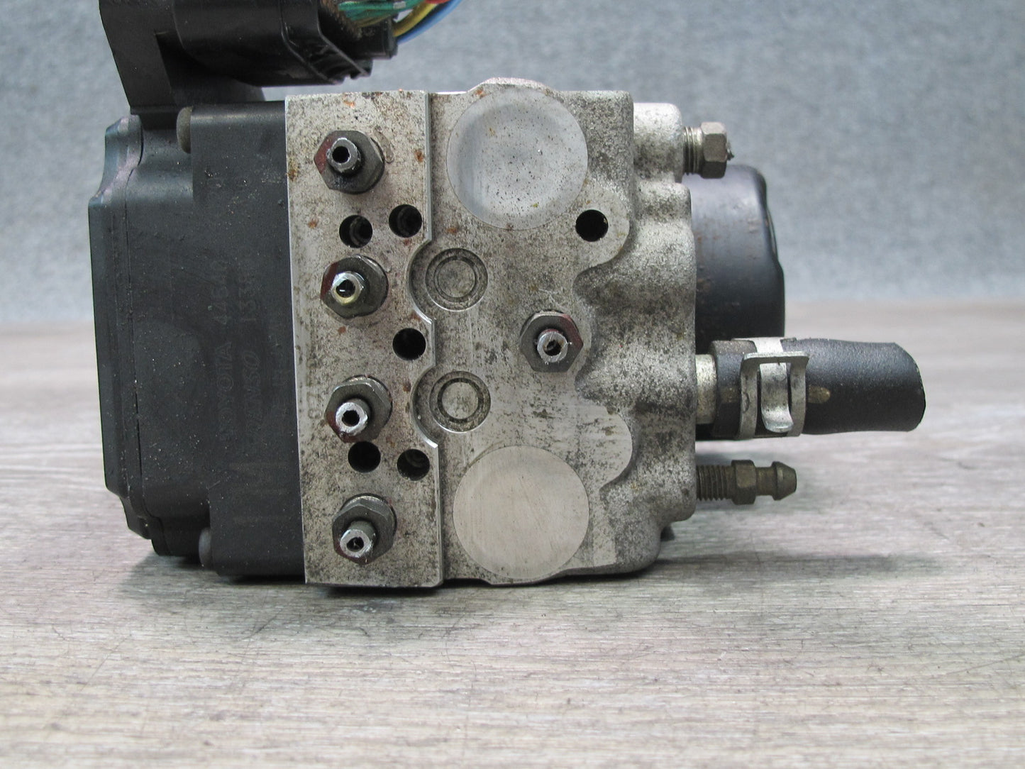 02-05 Lexus JCE10L IS300 Anti Lock Brake ABS Pump Module 44540-53020 OEM