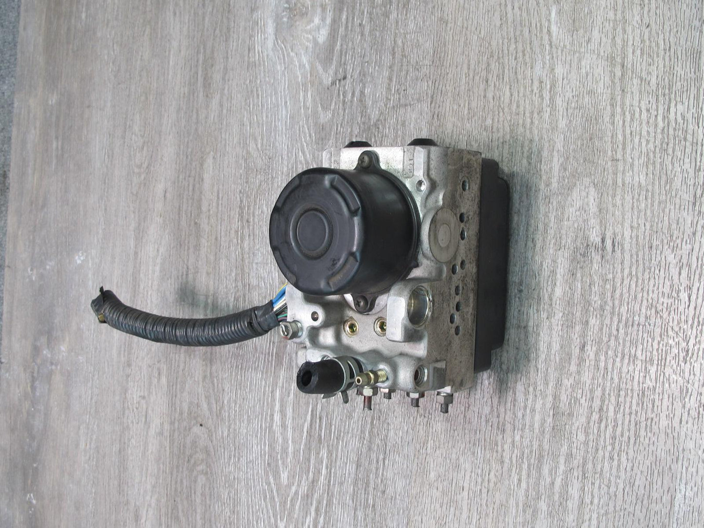 02-05 Lexus JCE10L IS300 Anti Lock Brake ABS Pump Module 44540-53020 OEM