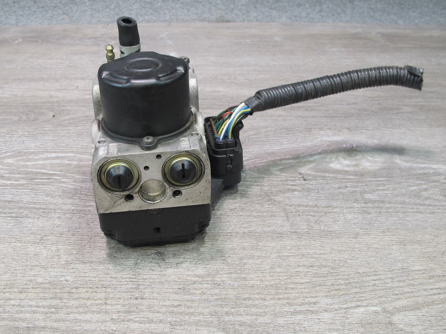 02-05 Lexus JCE10L IS300 Anti Lock Brake ABS Pump Module 44540-53020 OEM