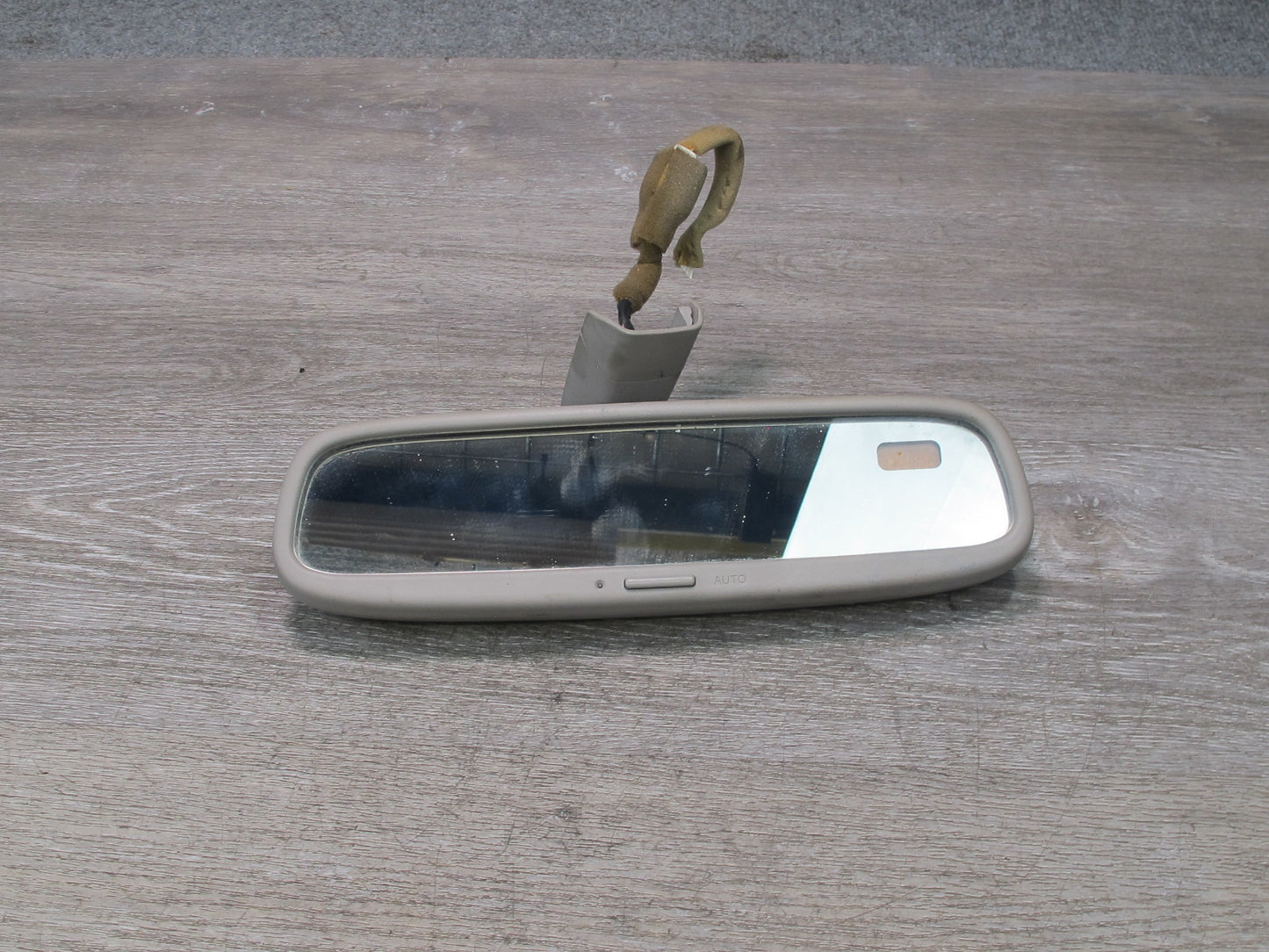 02-05 Lexus JCE10L IS300 Auto Dimm Interior Rear View Mirror w Compass OEM