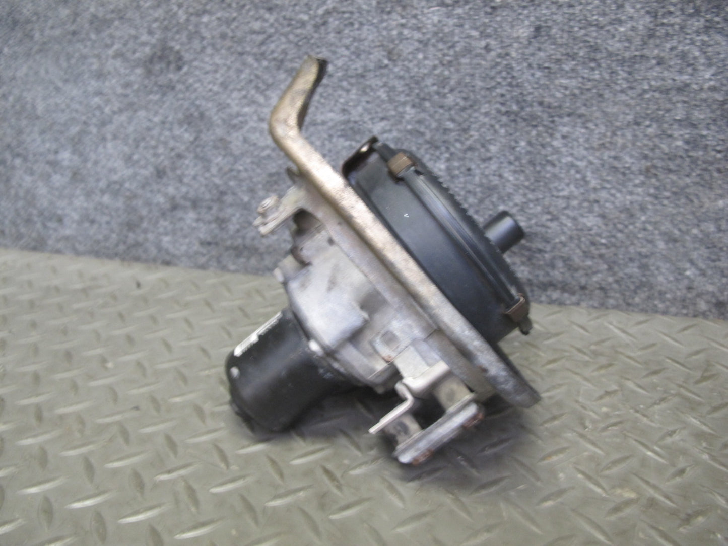 00-03 Honda S2000 2.0L Secondary Air Injection Pump 125600-0061 OEM