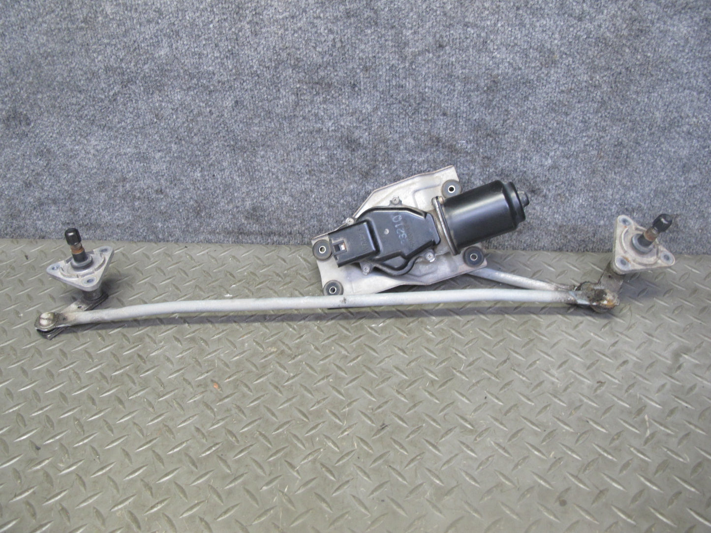 00-09 Honda S2000 Windshield Wiper Transmission Linkage w Motor OEM