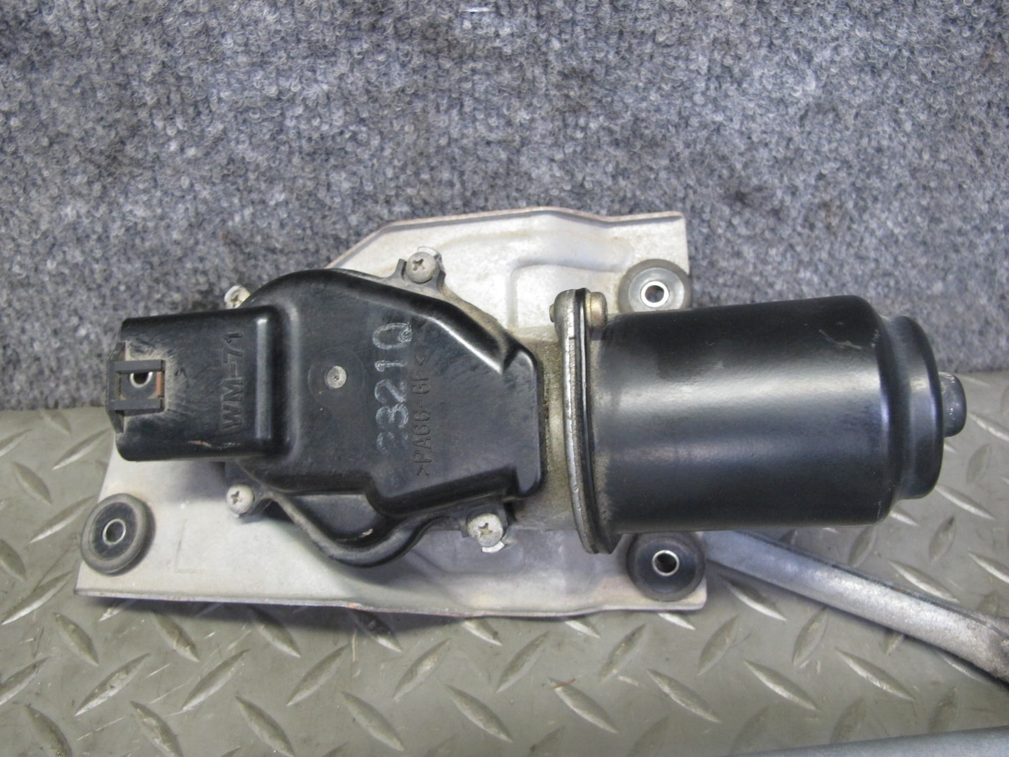 00-09 Honda S2000 Windshield Wiper Transmission Linkage w Motor OEM