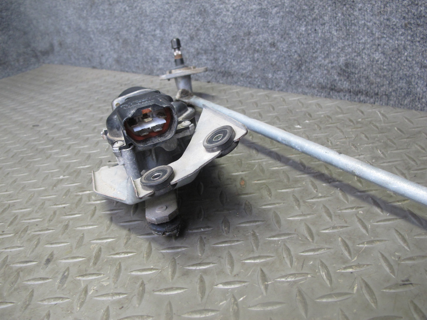 00-09 Honda S2000 Windshield Wiper Transmission Linkage w Motor OEM