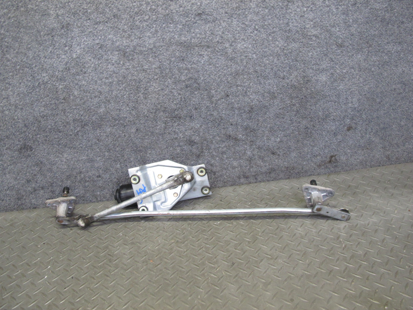 00-09 Honda S2000 Windshield Wiper Transmission Linkage w Motor OEM