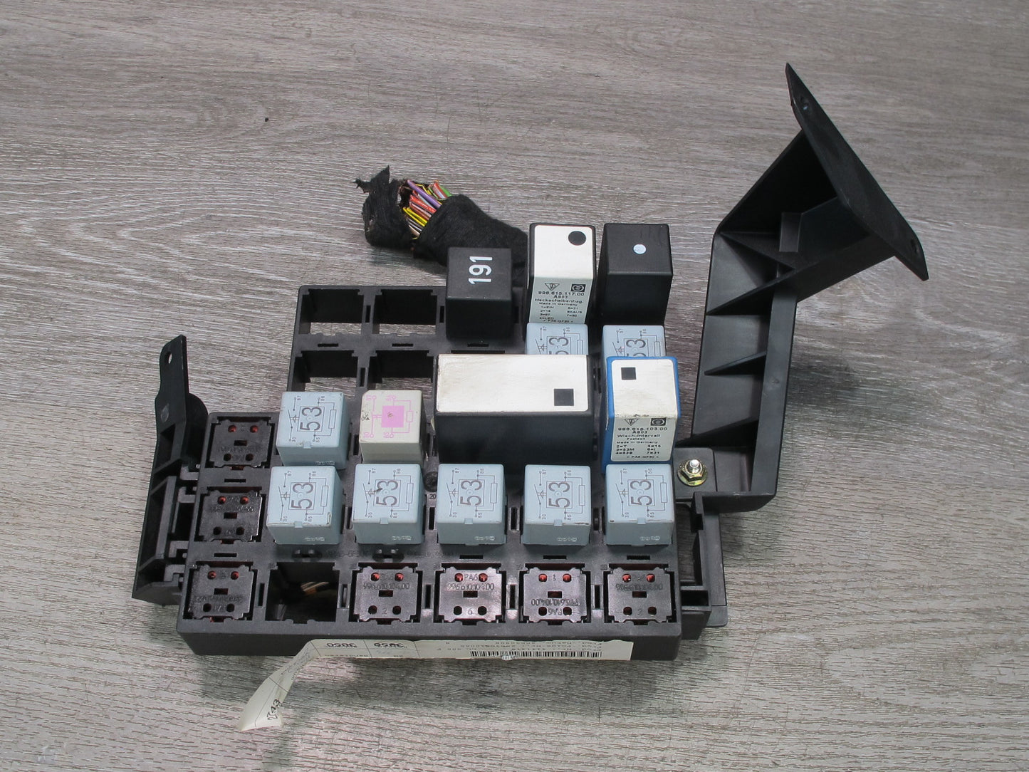 2000-2004 Porsche Boxster 986 Junction Fuse Relay Box Module Unit