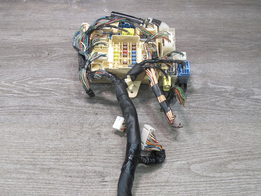 02-05 Lexus JCE10L IS300 Right Junction Fuse Relay Box OEM