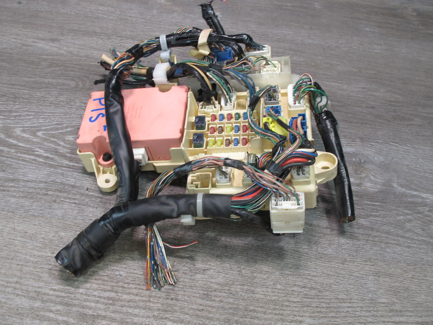 02-05 Lexus IS300 JCE10L Left Junction Fuse Relay Box w Multiplex Module OEM