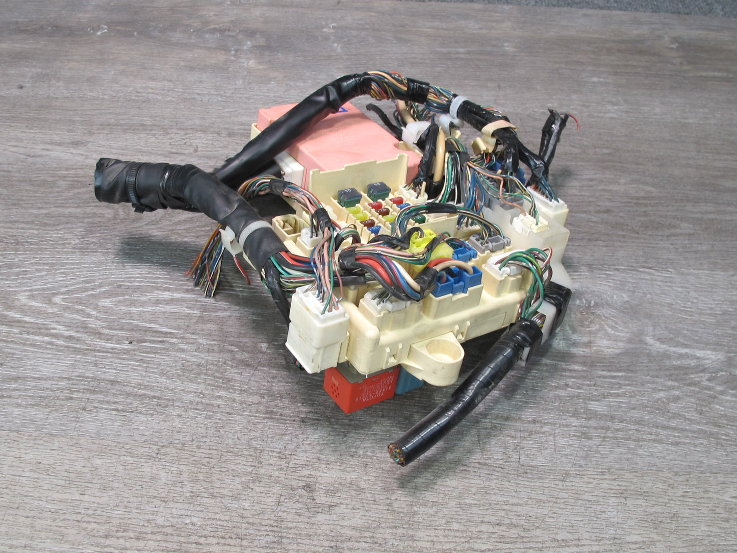 02-05 Lexus IS300 JCE10L Left Junction Fuse Relay Box w Multiplex Module OEM