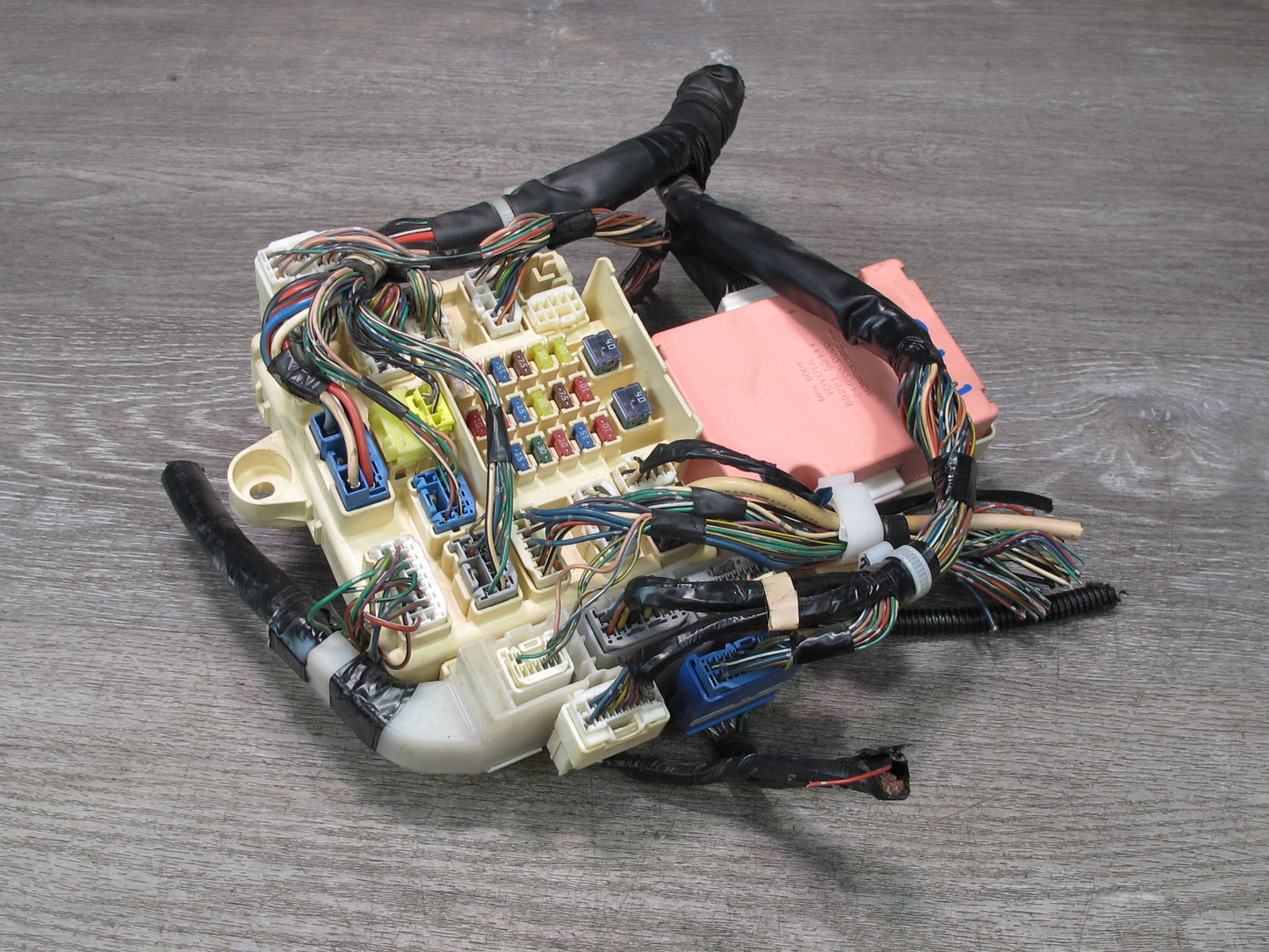 02-05 Lexus IS300 JCE10L Left Junction Fuse Relay Box w Multiplex Module OEM