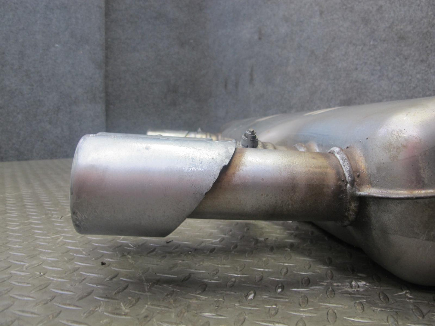 2010-2013 BMW E70 E71 X5M X6M Rear Exhaust Muffler w Tips