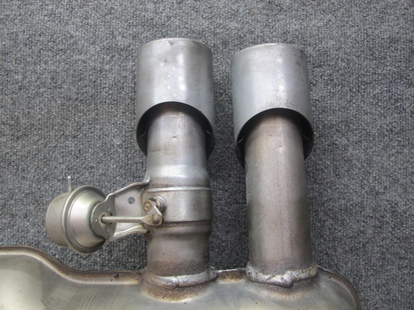 2010-2013 BMW E70 E71 X5M X6M Rear Exhaust Muffler w Tips