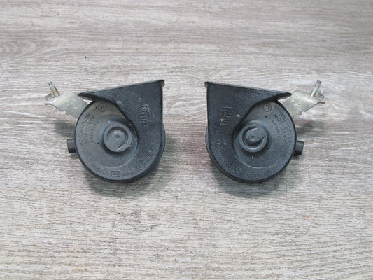01-06 BMW E46 3-SERIES Set of 2 High & Low Tone Note Pitch Horn Signal OEM