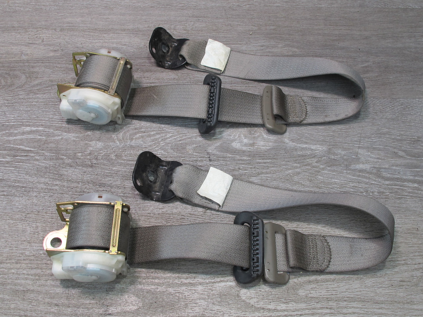 03-07 HUMMER H2 REAR RIGHT & LEFT SIDE SEATBELT RETRACTOR SET OEM