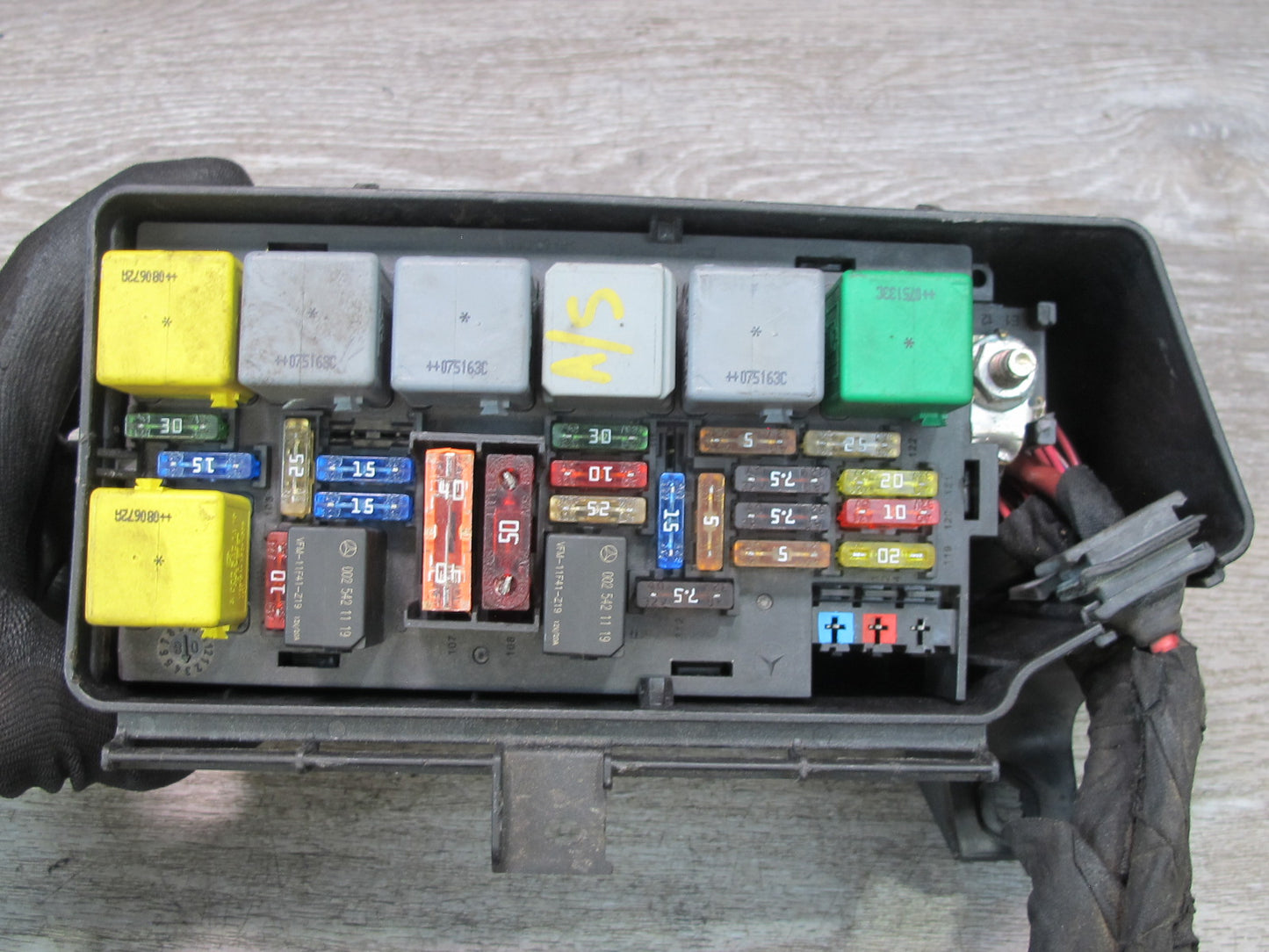 06-11 Mercedes W164 Ml-class Underhood Relay Fuse Box OEM