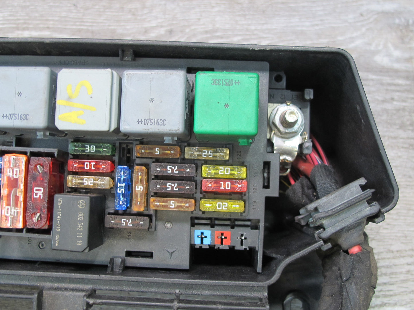 06-11 Mercedes W164 Ml-class Underhood Relay Fuse Box OEM