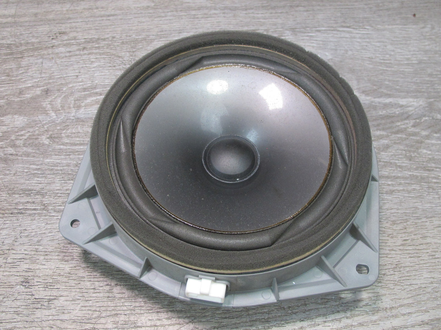 01-05 Lexus JCE10L IS300 Set of 2 Front Left & Right Door Speaker OEM