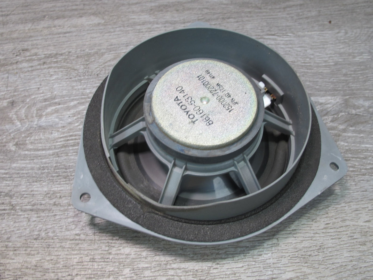 01-05 Lexus JCE10L IS300 Set of 2 Front Left & Right Door Speaker OEM