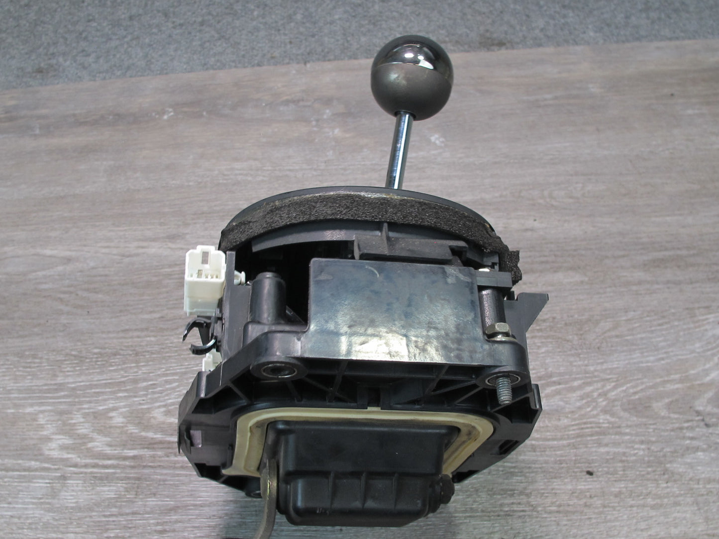 01-05 Lexus JCE10L IS300 A/T Automatic Transmission Gear Shifter w Knob OEM