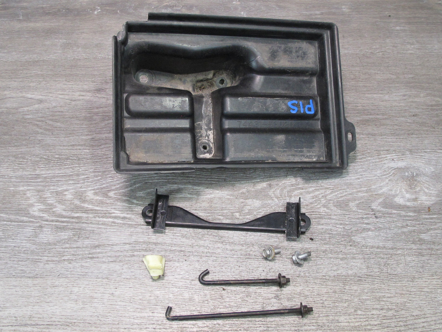 01-05 Lexus JCE10L IS300 Battery Tray Holder Bracket Set OEM