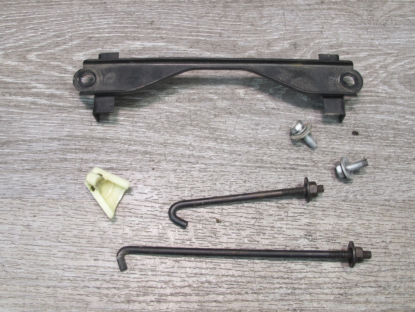 01-05 Lexus JCE10L IS300 Battery Tray Holder Bracket Set OEM