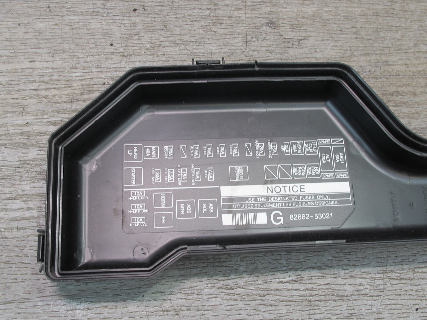 02-05 Lexus JCE10L IS300 Engine Bay Relay Fuse Box w Cover OEM