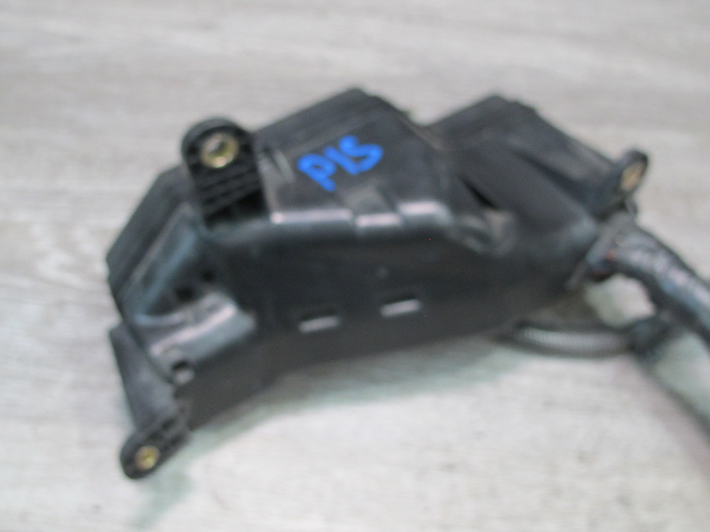 02-05 Lexus JCE10L IS300 Engine Bay Relay Fuse Box w Cover OEM