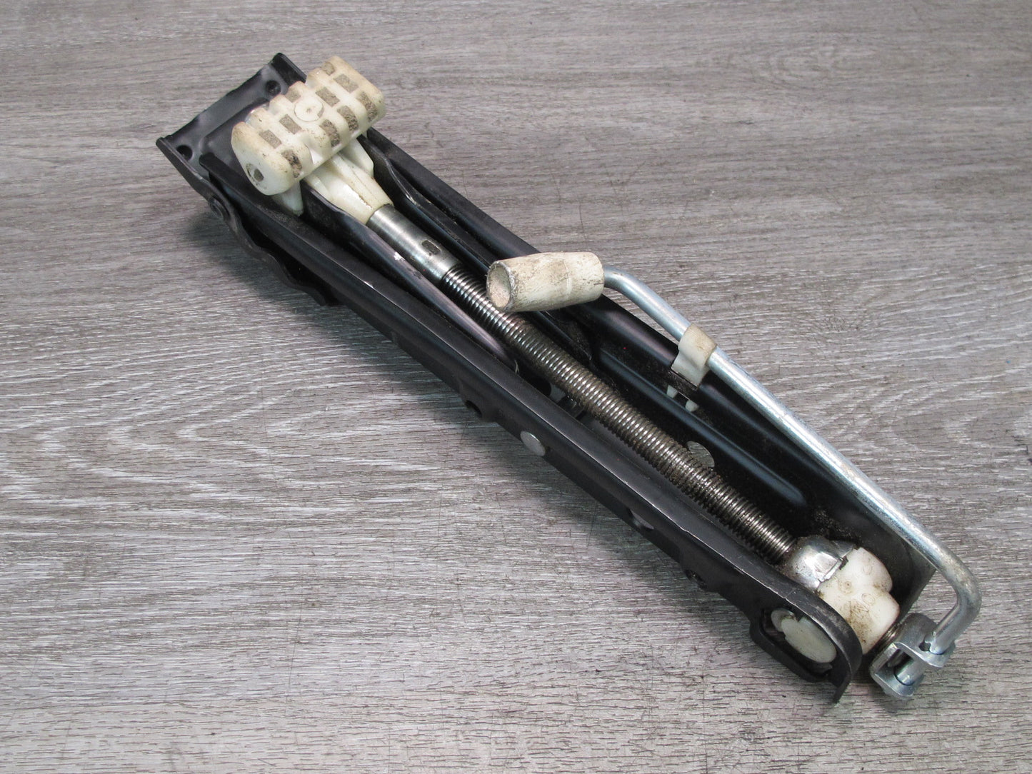 01-06 BMW E46 3-SERIES Emergency Spare Tire Lift Jack Tool 1096202 OEM