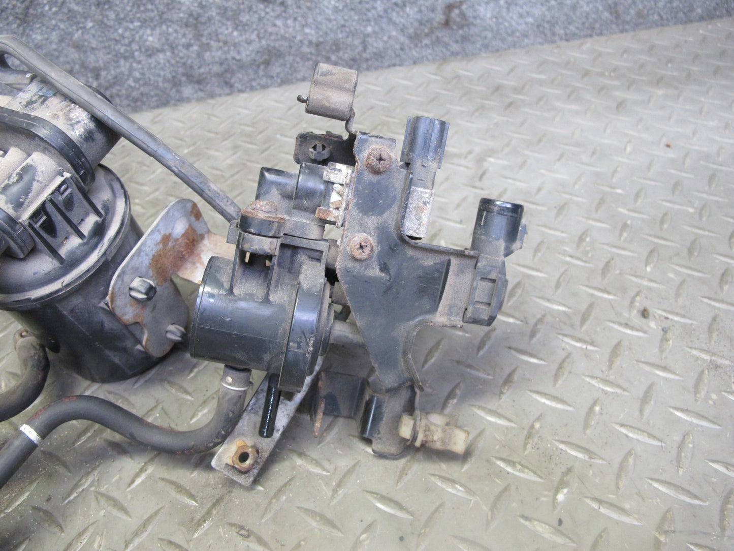 00-09 Honda S2000 Fuel Evap Vapor Charcoal Canister OEM