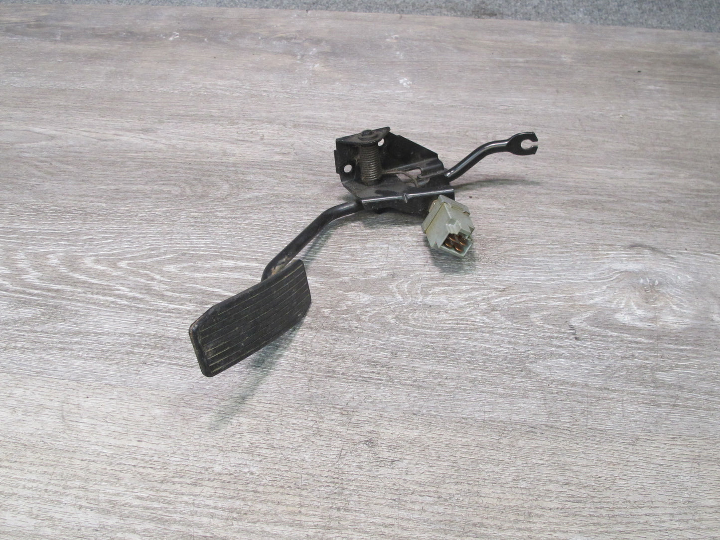 84-85 Mazda RX7 FB A/T Gas Accelerator Throttle Pedal OEM