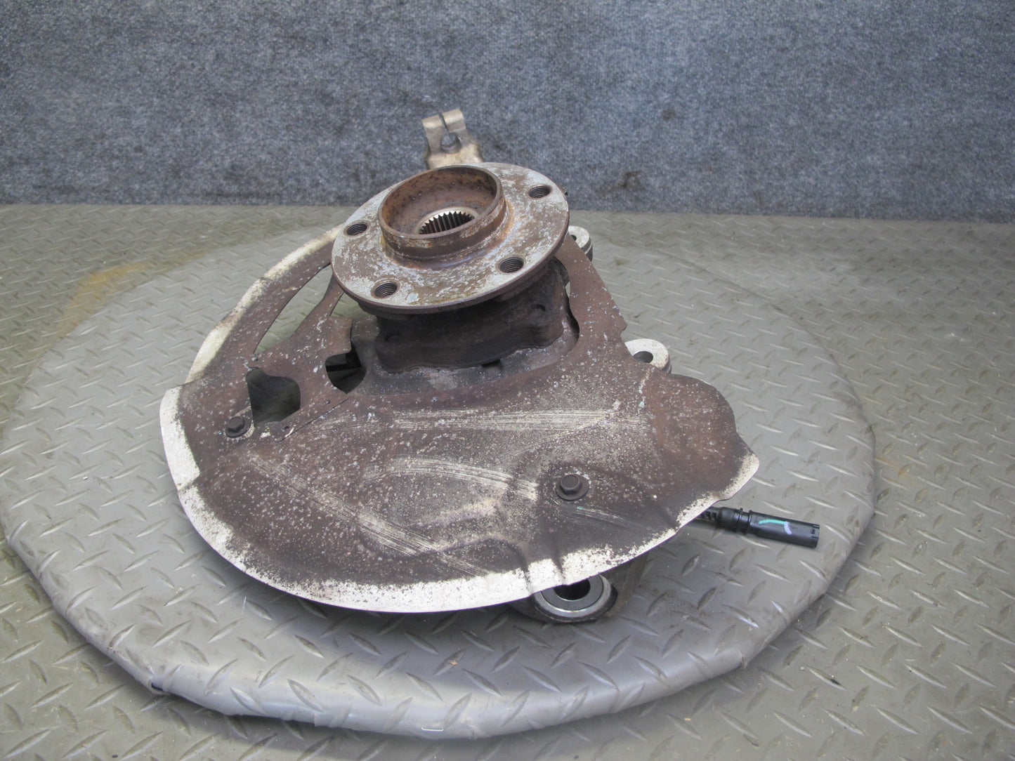 2007-2013 BMW E70 E71 E72 AWD Front Left Spindle Knuckle Wheel Hub Bearing