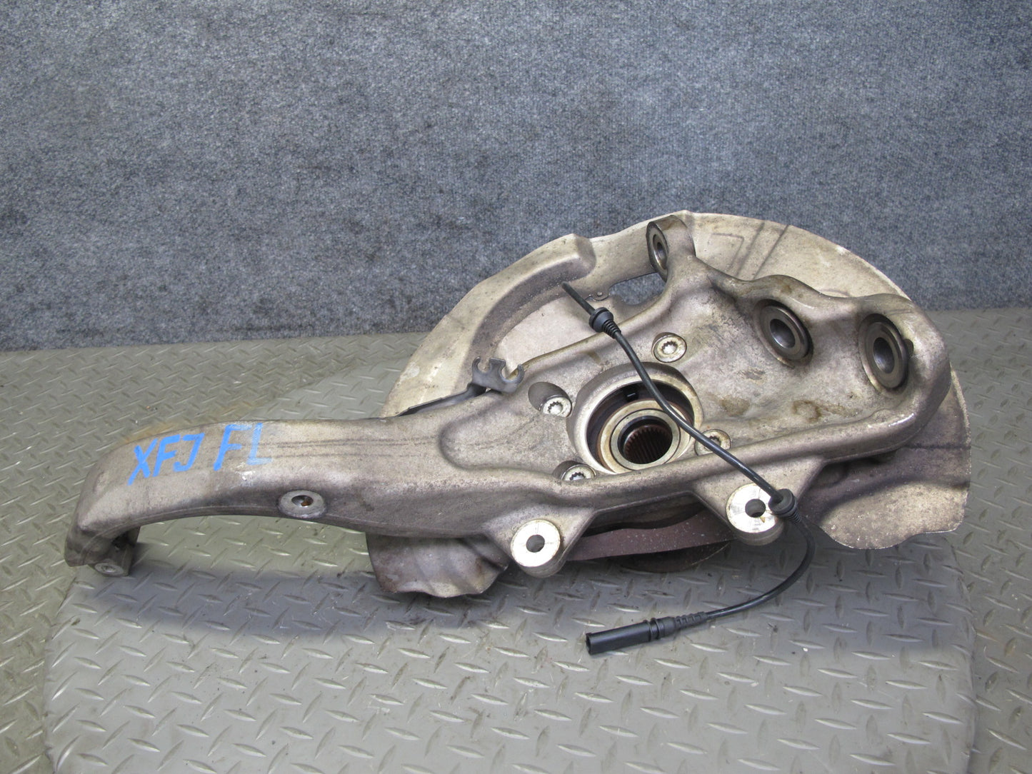 2007-2013 BMW E70 E71 E72 AWD Front Left Spindle Knuckle Wheel Hub Bearing