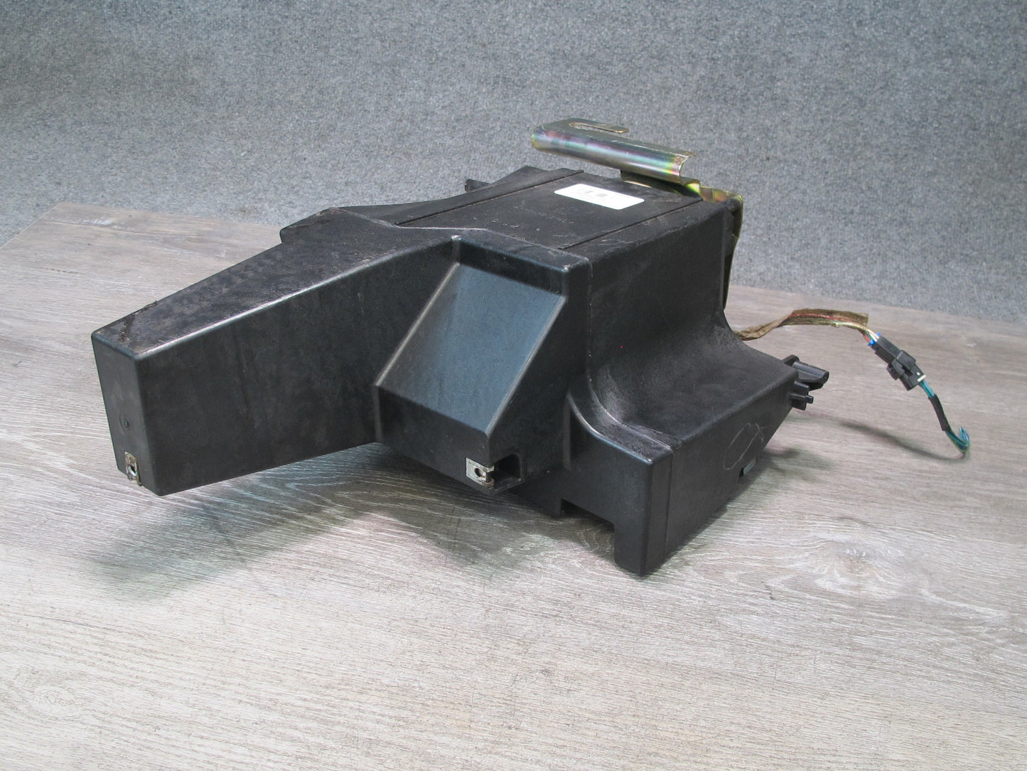 2003-2007 Hummer H2 Bose Audio Subwoofer Speaker Box 15177436
