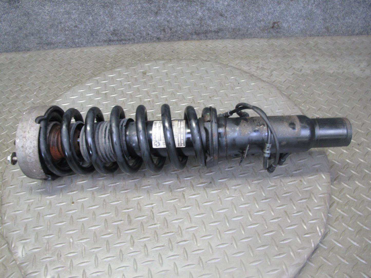 2010-2013 BMW E70 E71 X5M X6M Front VDC Strut Shock Absorber Set of 2