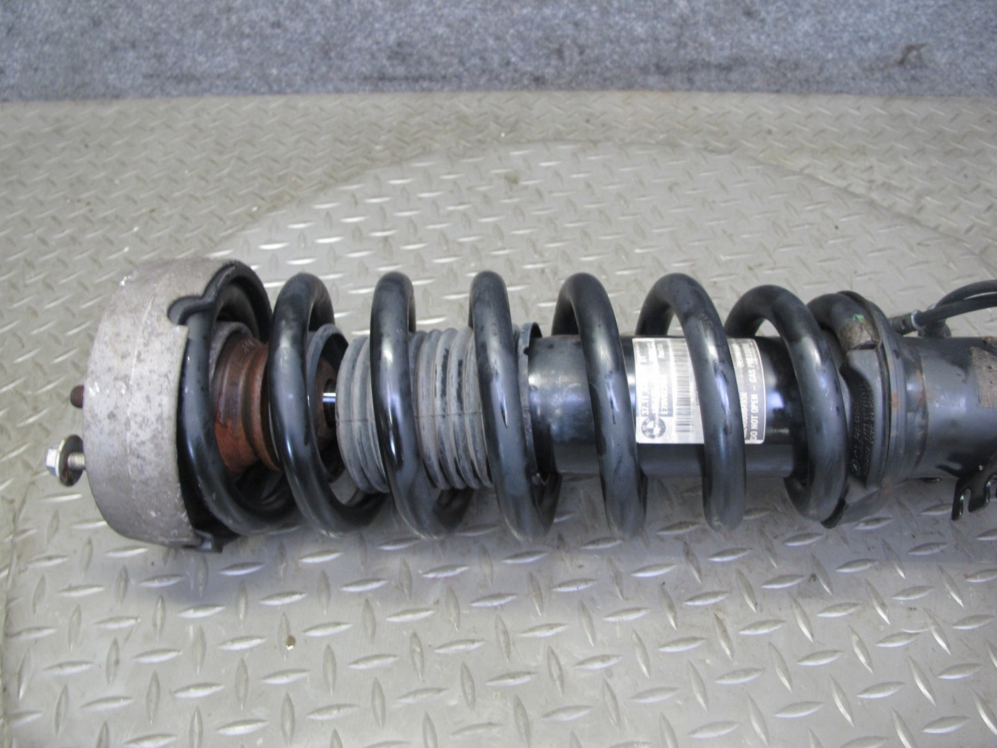 2010-2013 BMW E70 E71 X5M X6M Front VDC Strut Shock Absorber Set of 2